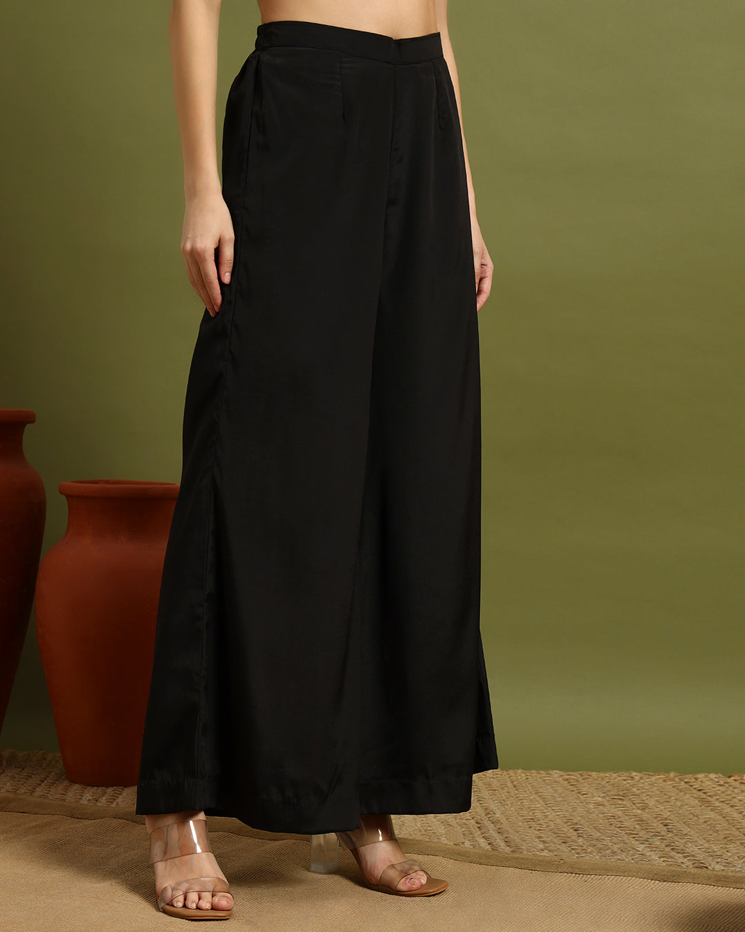 Noir Gold Banarasi Elegance Ensemble