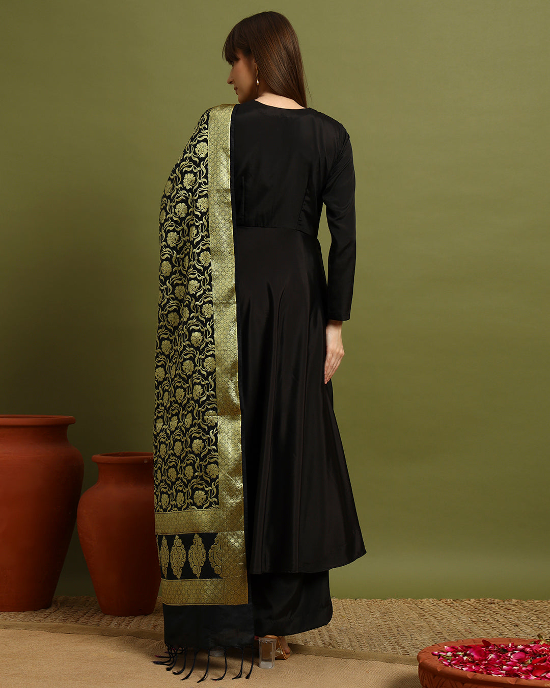 Noir Gold Banarasi Elegance Ensemble