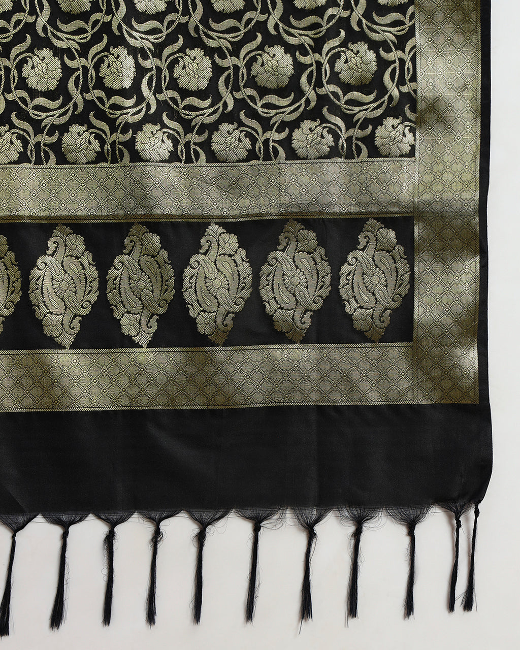 Noir Gold Banarasi Elegance Ensemble