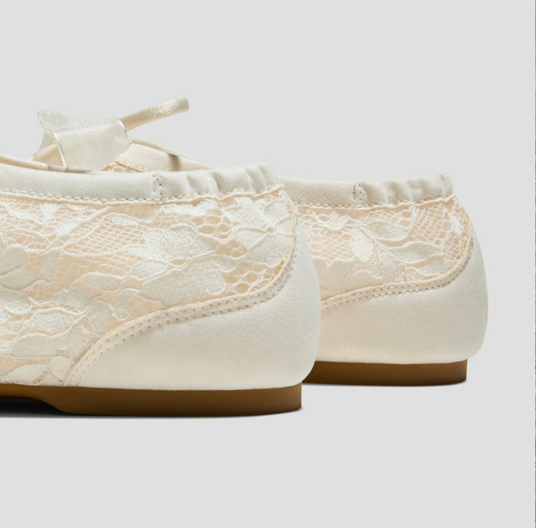 Seraphina Lace Walk